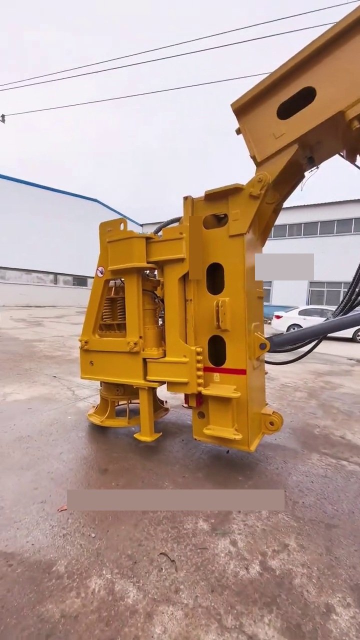 XCMG XR200E rotary drilling rig in a workshop transport view