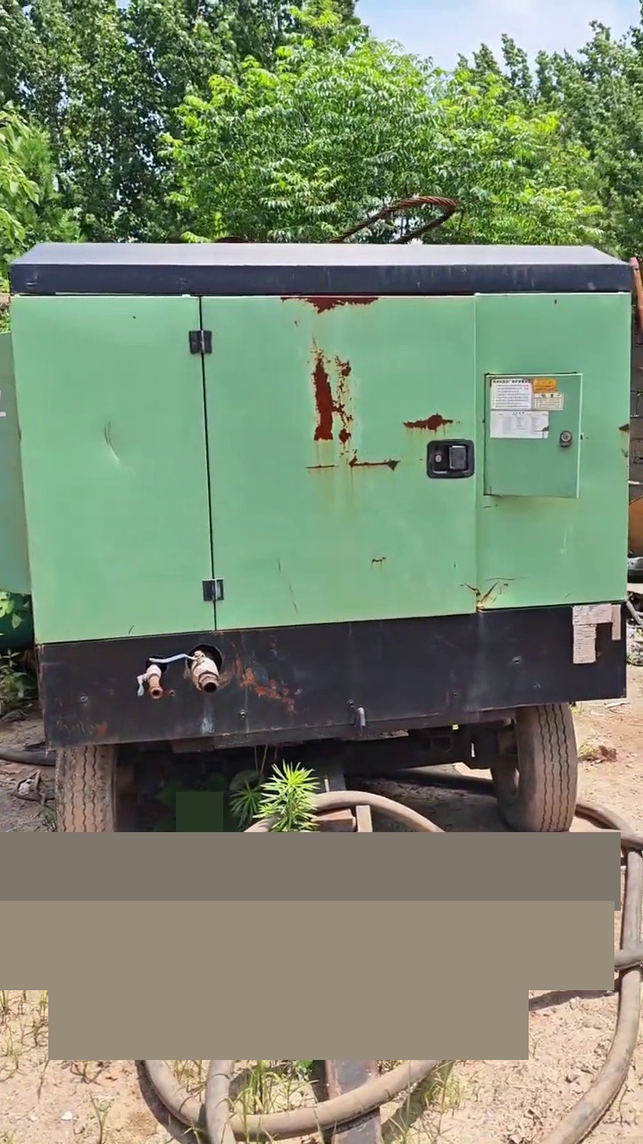 Used mobile air compressor for drilling work